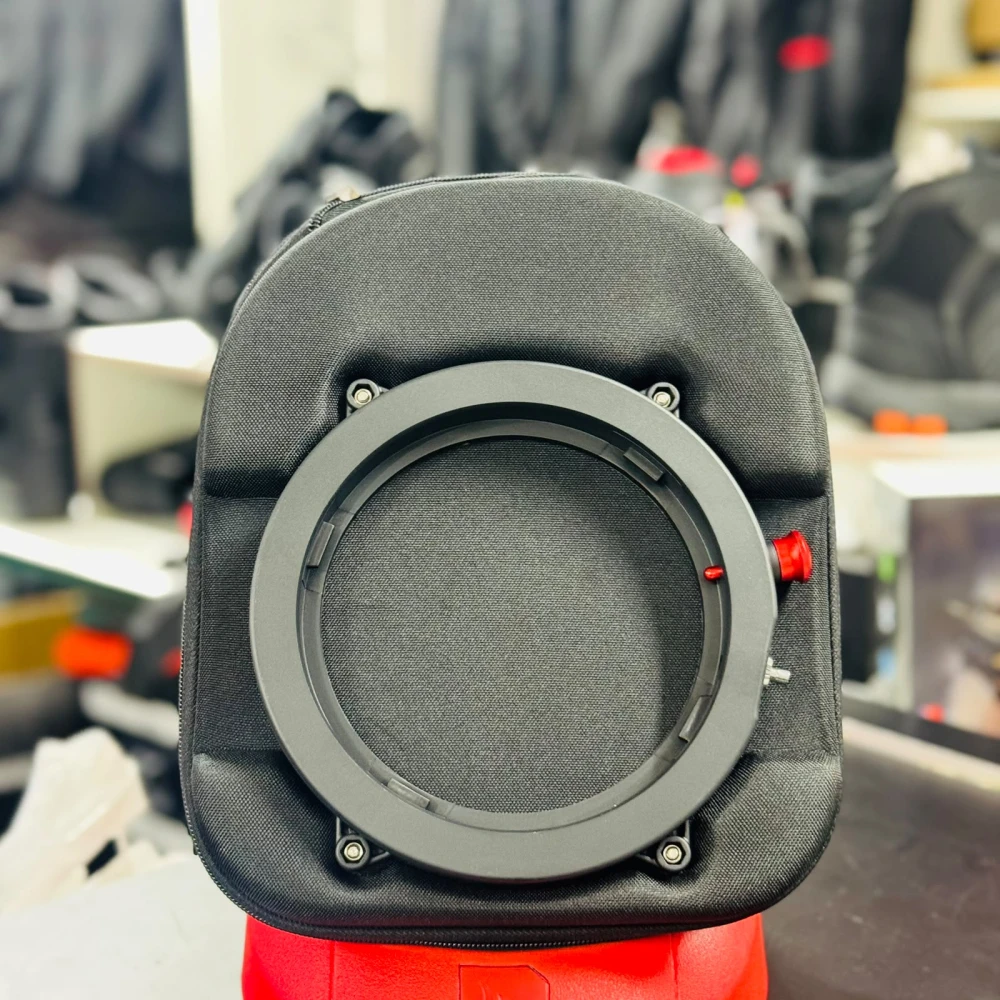 https://cdn.manosproracing.com/products/cbc4697a-c50a-4328-b61f-c8e29e66ad71.webp