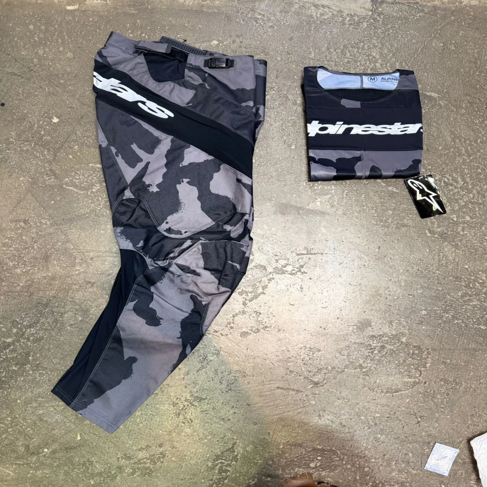 https://cdn.manosproracing.com/products/ee0eb691-ded7-483a-915d-057f3d982d0c.webp