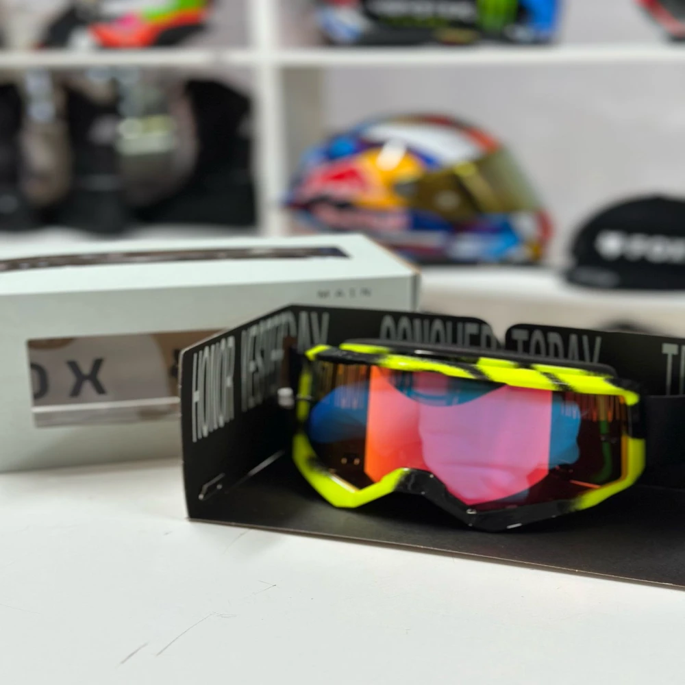 Fox oculos Main espelhada
