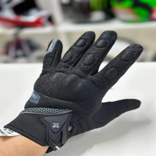 https://cdn.manosproracing.com/products/fa1a7ca4-17a2-482a-97af-1f9f41e575d5.webp